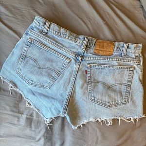 Women’s size 38 vintage Levi’s cutoff shorts